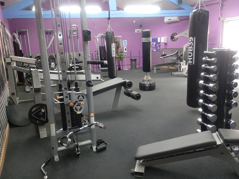 Elifit, salle de sport haut de gamme à Marseille, ouverte 7j/7 avec encadrement professionnel et machines sans attente