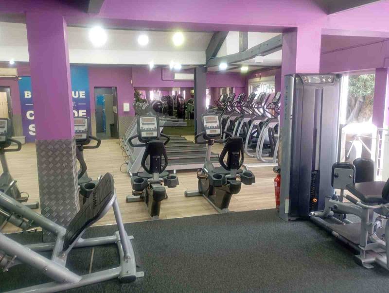 eLIFIT cLUB / matériel moderne et haut de gamme est disponible en quantité suffisante