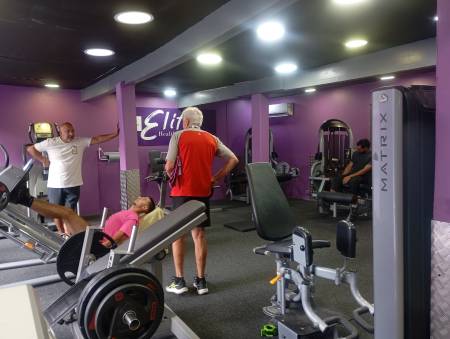 Notre zone d'activité pour ce service Salle de sport avec accès illimité de 5h à 00h incluant espace détente nutrition sportive et programme évolutif personnalisé